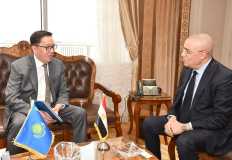 سفير جمهورية كازاخستان بالقاهرة يشيد بالتجربة العمرانية المصرية