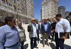 وزير الإسكان يتفقد سير العمل بمشروعات التجمع العمراني "صوارى" بالإسكندرية