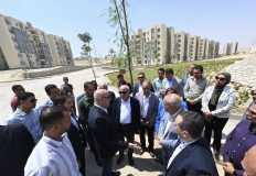 وزير الإسكان يتفقد مواقع وحدات المبادرة الرئاسية "سكن كل المصريين" بمدينة 15 مايو